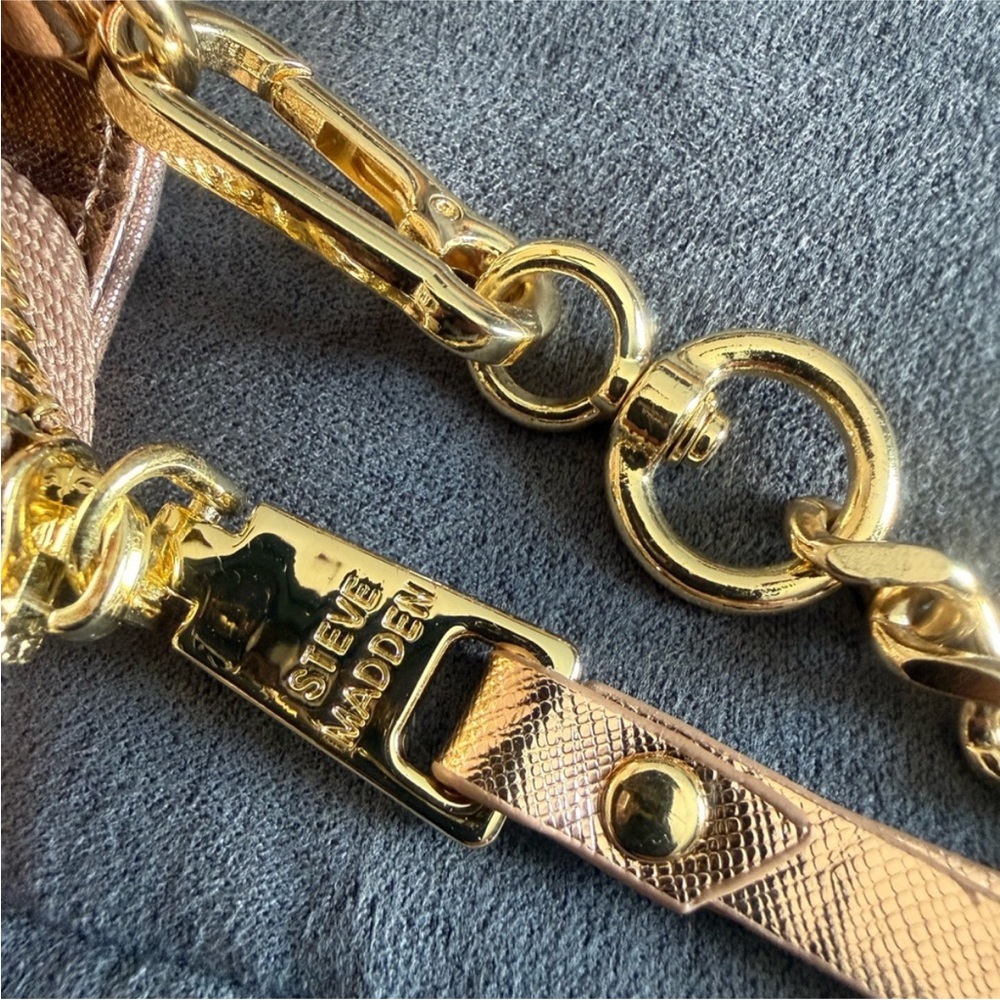 Steve Madden Gold Chain Crossbody Bag - Picture 2 of 9